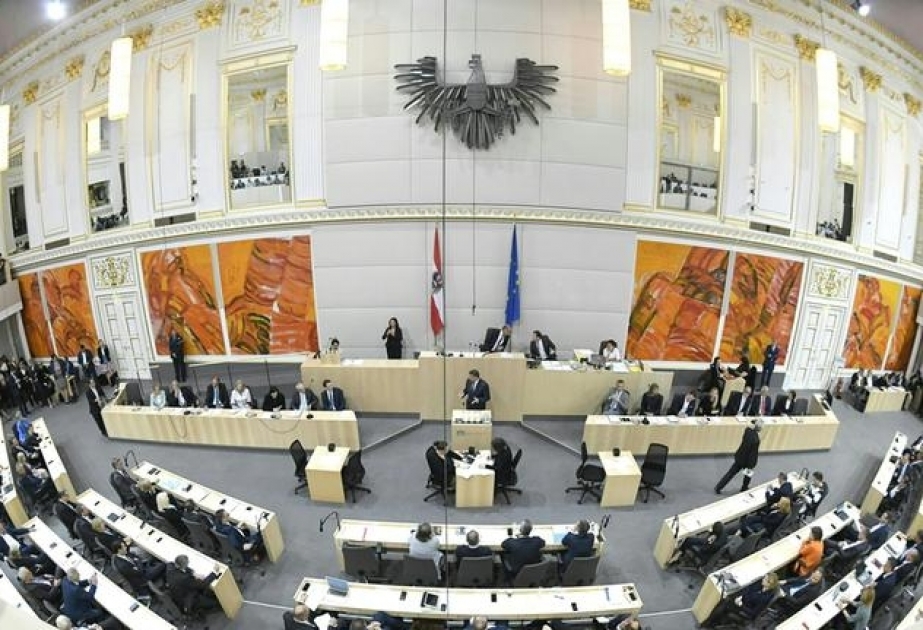 Avstriyada siyasi partiyaların böyük məbləğdə dəstək vəsaitləri alması qadağan olunub