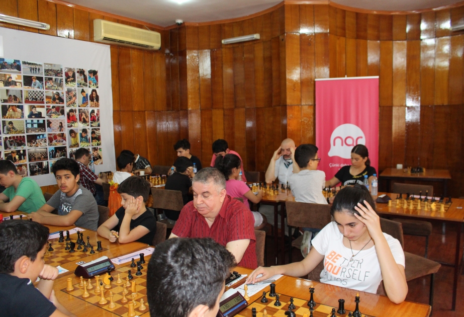  ®   Nar поддерживает молодых шахматистов