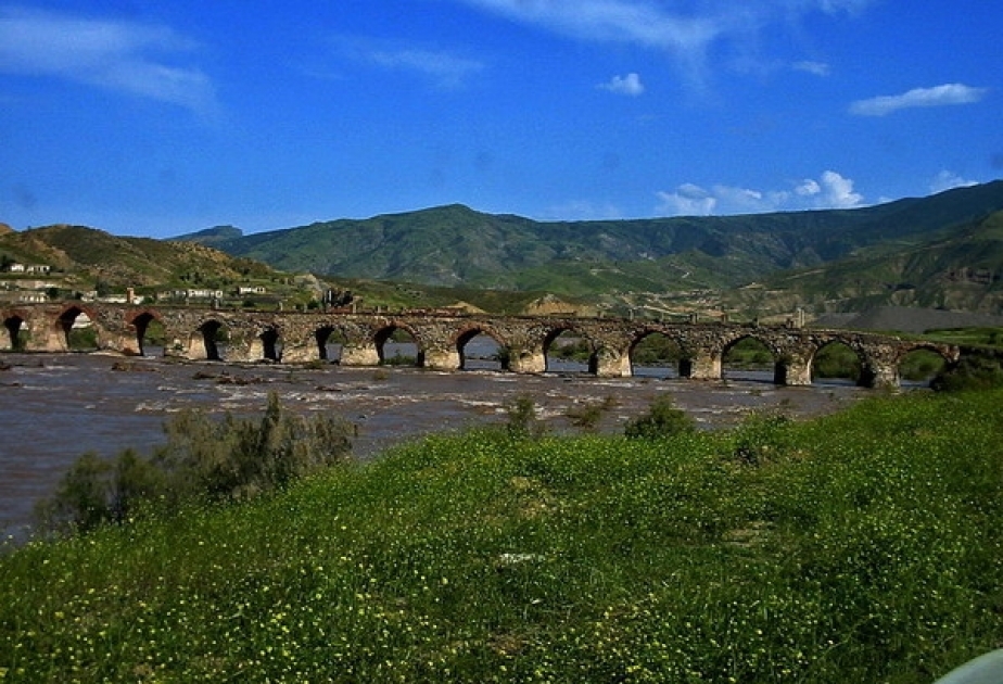Puente de Judaferín - Símbolo de Azerbaiyán