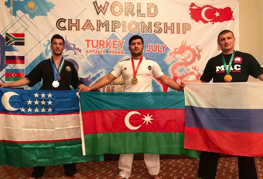 Luchador azerbaiyano se corona campeón del mundo en Antalya