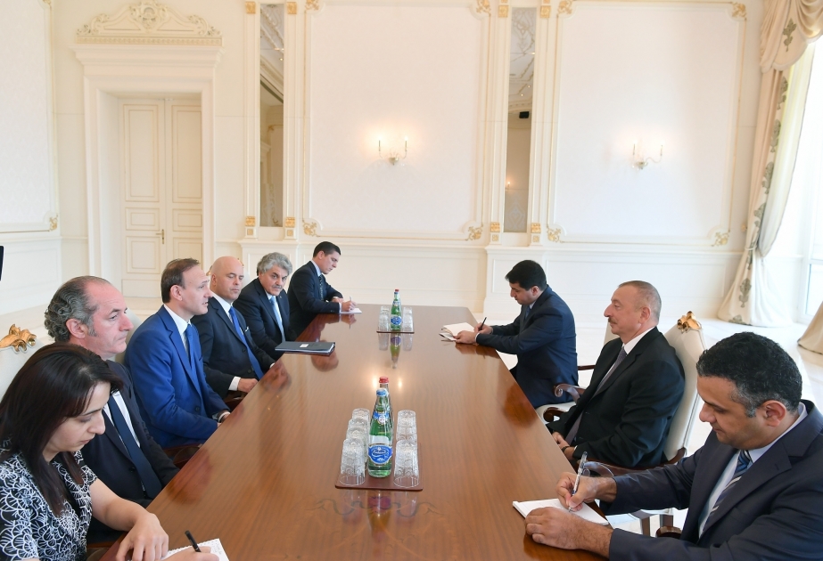 الرئيس إلهام علييف يستقبل رئيس إقليم وينيتو الإيطالية مع الوفد المرافق له – إضافة