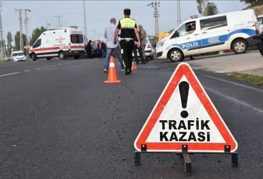 Türkiyədə baş verən ağır yol-nəqliyyat hadisələri nəticəsində 5 nəfər ölüb, 30 nəfər xəsarət alıb