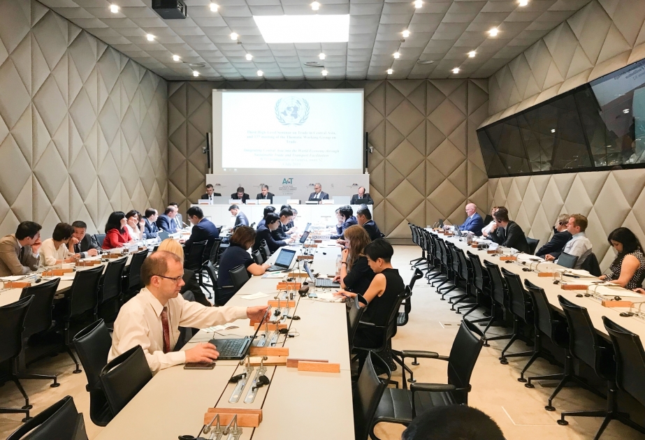 El Comité Estatal de Aduanas también estuvo representado en el seminario sobre comercio en Ginebra