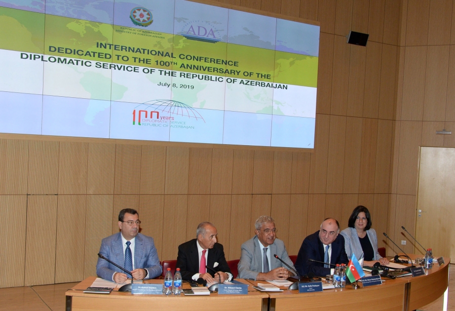 Une conférence internationale consacrée au 100e anniversaire du service diplomatique de l’Azerbaïdjan