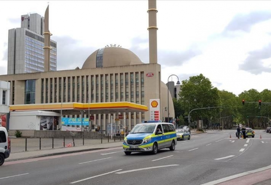 Almaniyada məscidə bomba qoyulması məlumatından sonra insanlar təxliyə edilib