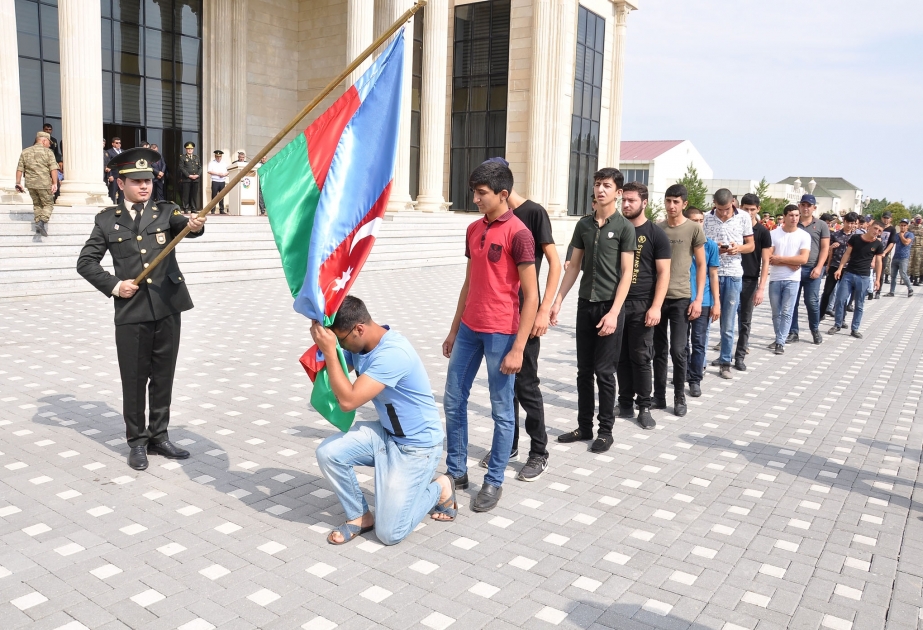 Seferberlik ve herbi xidmete cagiris. Herbi Xidmete cagiris. Seferberlik. Stand up Azerbaycan. Cagiris vereqesi.