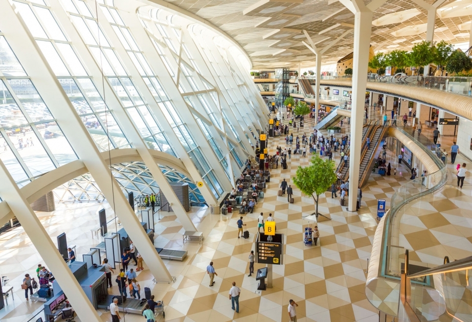 За первые полгода 2019 года международные аэропорты Азербайджана обслужили 2,4 млн. пассажиров
