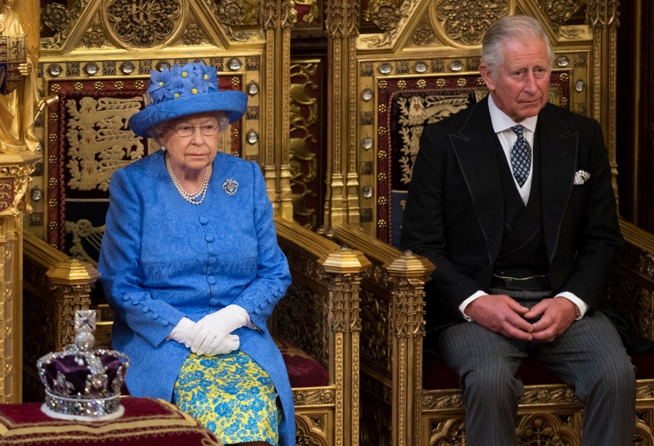 Kraliça II Elizabet səlahiyyətlərini şahzadə Çarlza təhvil verə bilər