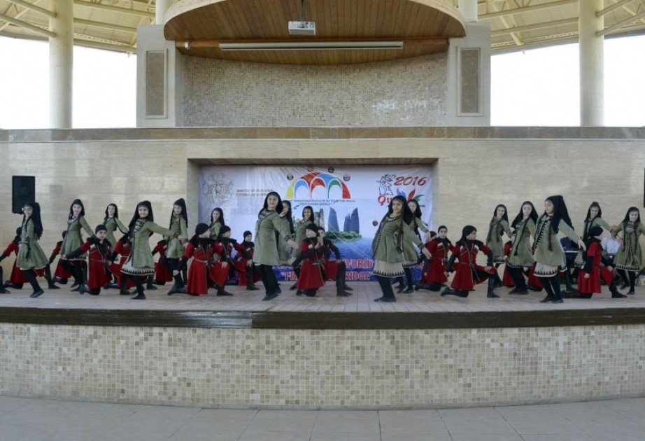 Qubada keçirilən beynəlxalq folklor-rəqs festivalına beş ölkədən 600-ə yaxın iştirakçı qatılıb