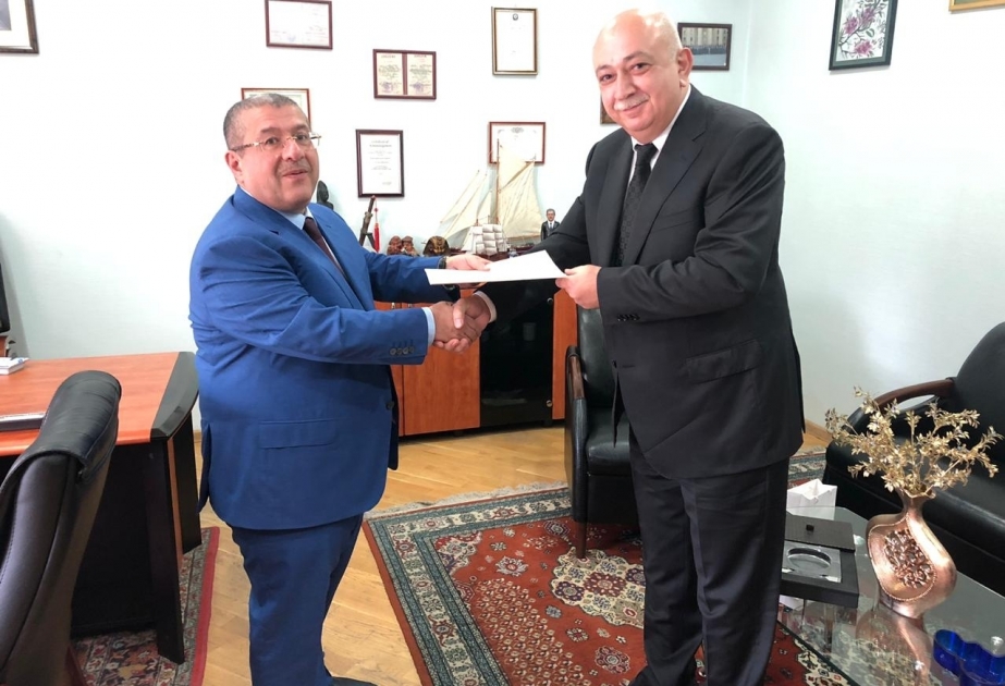 Le nouveau consul général de Géorgie remet son brevet consulaire au Ministère des affaires étrangères