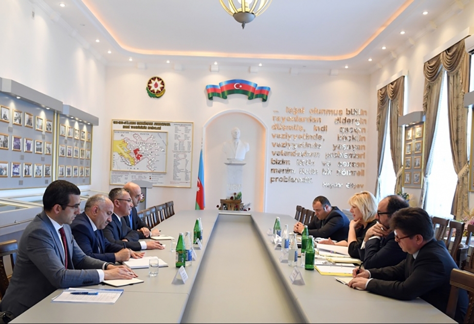 Qaçqınların və Məcburi Köçkünlərin İşləri üzrə Dövlət Komitəsində Avropa Şurasının insan hüquqları üzrə komissarı ilə görüş olub