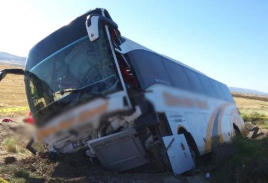 Rusiyada sərnişin avtobusunun düşdüyü qəzada 12 nəfər xəsarət alıb