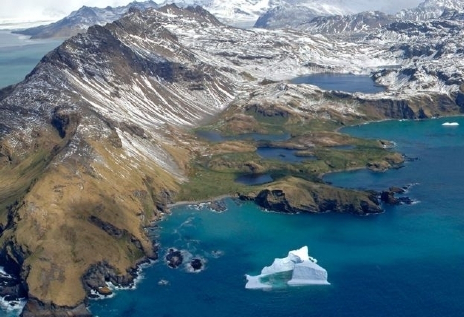 Uno de los icebergs más grandes del mundo retoma su movimiento por el océano