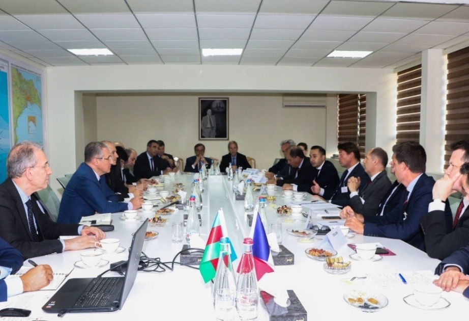 Les spécialistes azerbaïdjanais et français font un échange de vues sur la protection de l'environnement