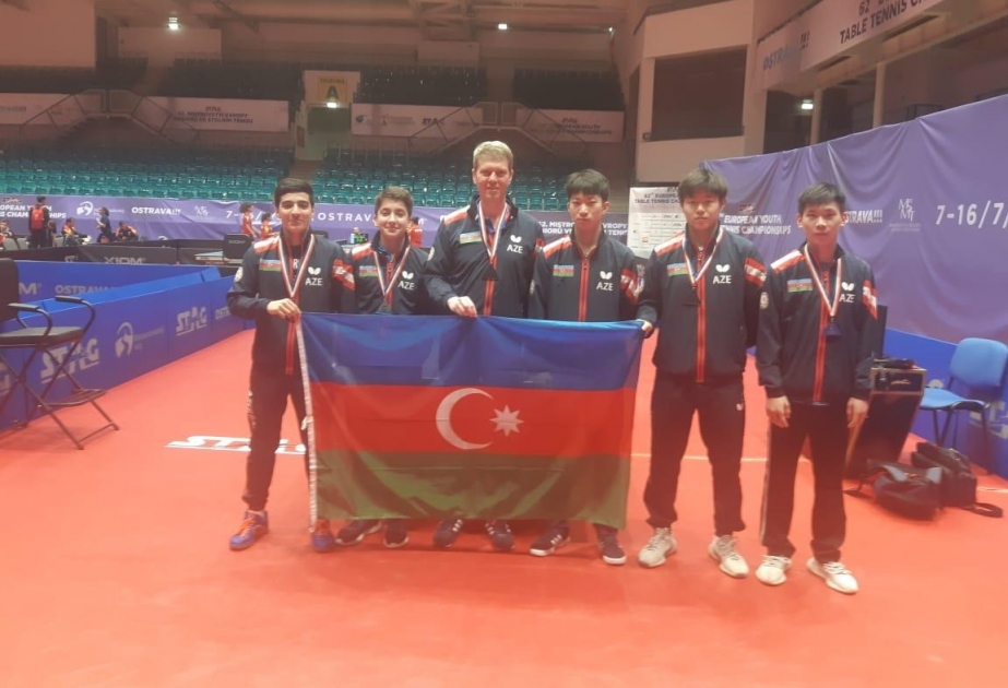Stolüstü tennisçilərimiz gənclərin Avropa çempionatında gümüş medal qazanıblar
