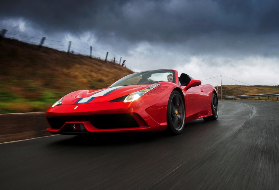 “Ferrari” 200 avtomobili geri çağırır