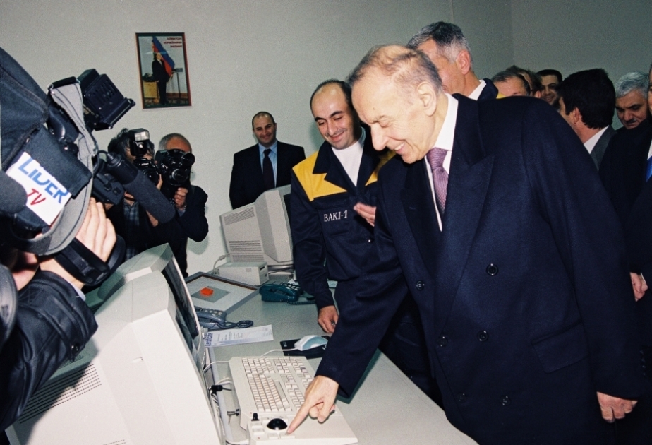Zülmət dolu günlərdən işıqlı gələcəyə doğru