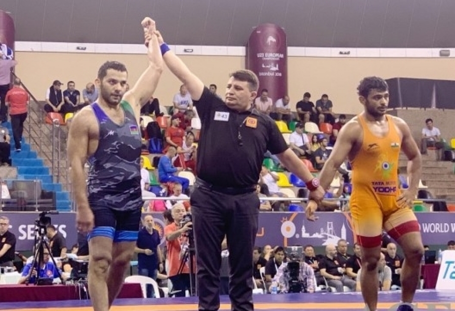 Luchadores azerbaiyanos ganan medallas de oro y bronce en la última jornada del torneo internacional en Estambul