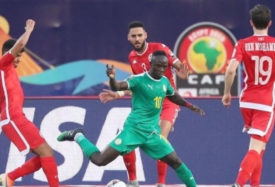 Futbol üzrə Əlcəzair millisinin Afrika Kubokunun finalına çıxması ölkənin bütün şəhərlərində coşqu ilə qeyd edilib