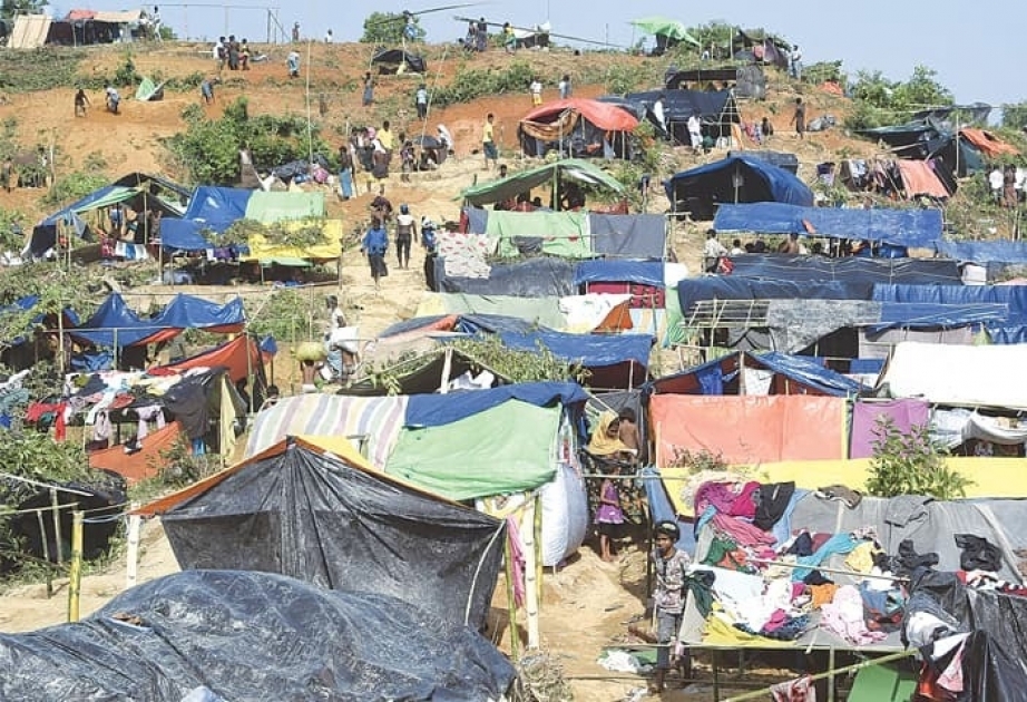 Daşqınlar və torpaq sürüşməsi nəticəsində Rohinca müsəlmanlarının 5 min çadırı dağılıb