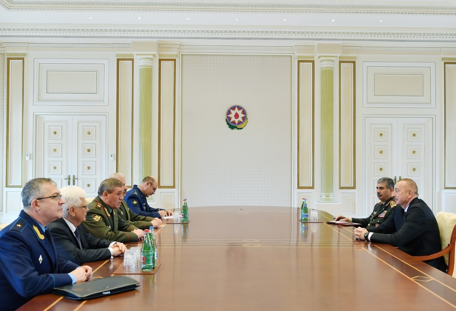 伊利哈姆·阿利耶夫总统接见俄罗斯武装部队总参谋长率领的代表团