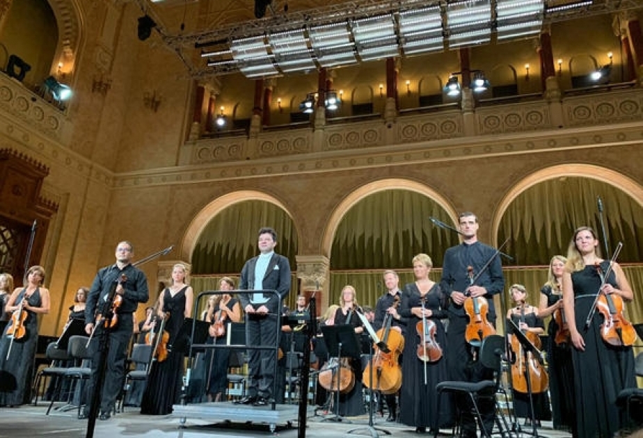 Азербайджанский дирижер выступил в одном из лучших концертных залов Будапешта