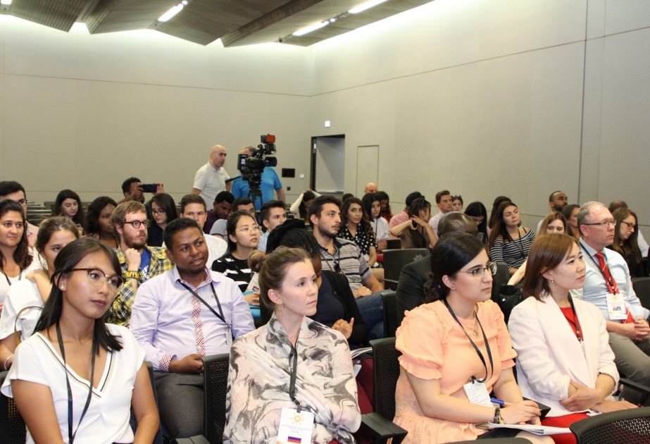 Beynəlxalq Multikulturalizm Yay Məktəbinin iştirakçıları Ermənistanın işğalçılıq siyasətinin nəticələri barədə məlumatlandırılıb