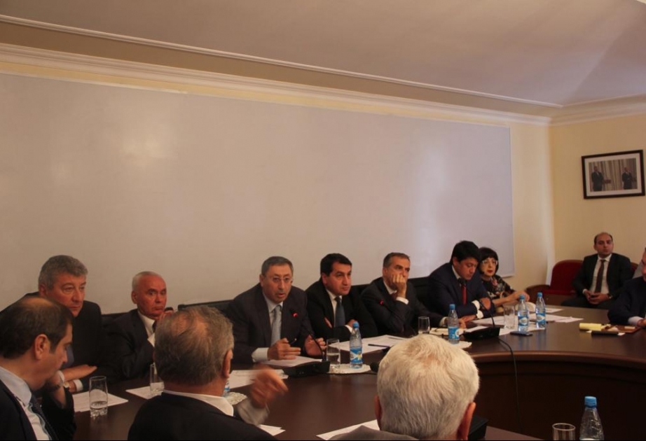 Diplomatik xidmət orqanlarının 100 illiyinə həsr olunmuş VI müşavirə çərçivəsində seminar müzakirələr keçirilib