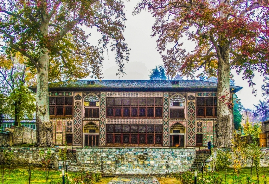 Khanspalast von Scheki und seine bunten Fenster