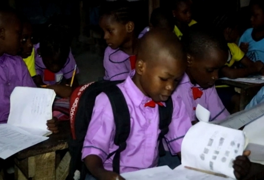 Ekologiyaya qayğı: Nigeriya məktəblərində təhsil haqqını plastik kütlə ilə ödəyəcəklər