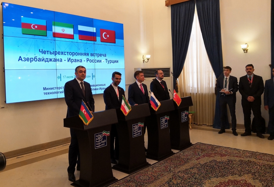 Nəqliyyat, Rabitə və Yüksək Texnologiyalar nazirinin rəhbərliyi ilə Azərbaycan nümayəndə heyəti İranda səfərdədir