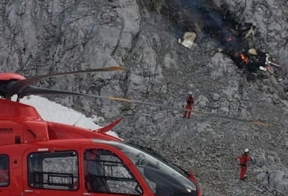 3 killed in plane crash in Austrian Alps