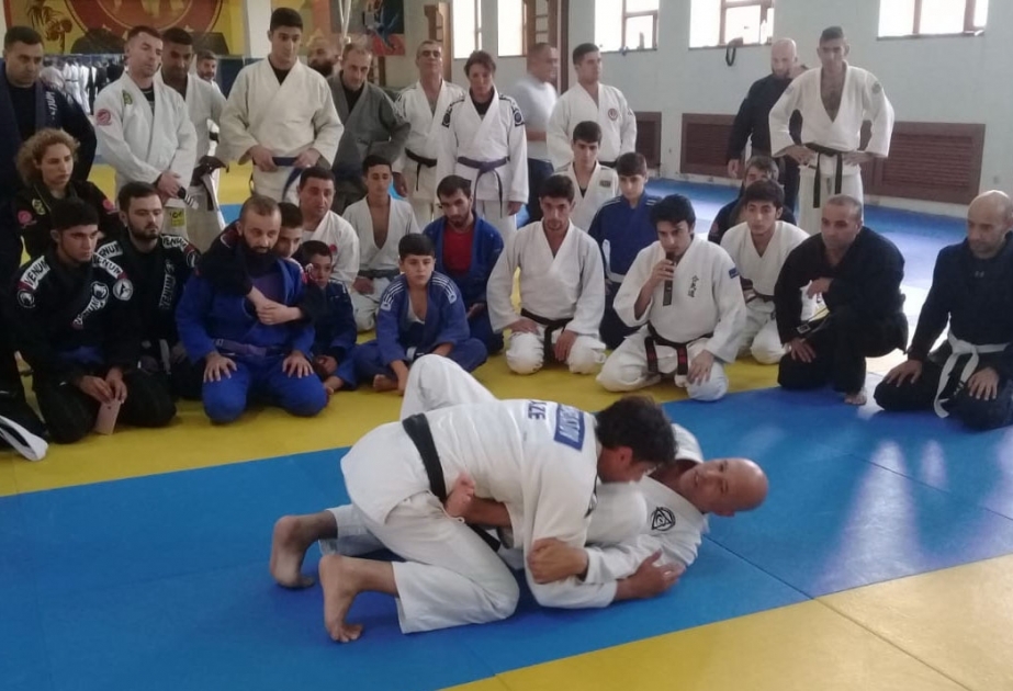 Braziliyalı ciu-citsu ustası Roys Qreysi Bakıda seminar keçib