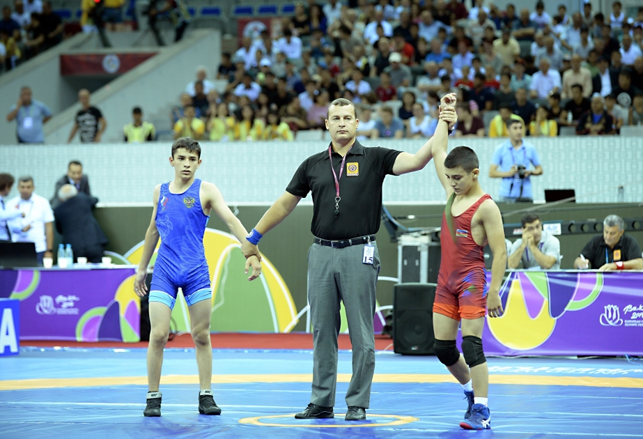 Luchadores de Azerbaiyán inician el Festival Olímpico de Verano de la Juventud Europea con la victoria