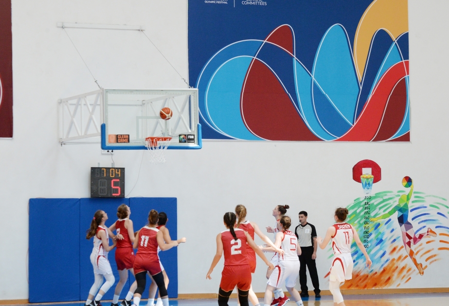 La escuela europeo-azerbaiyana sigue celebrando competiciones entre los equipos femeninos de baloncesto