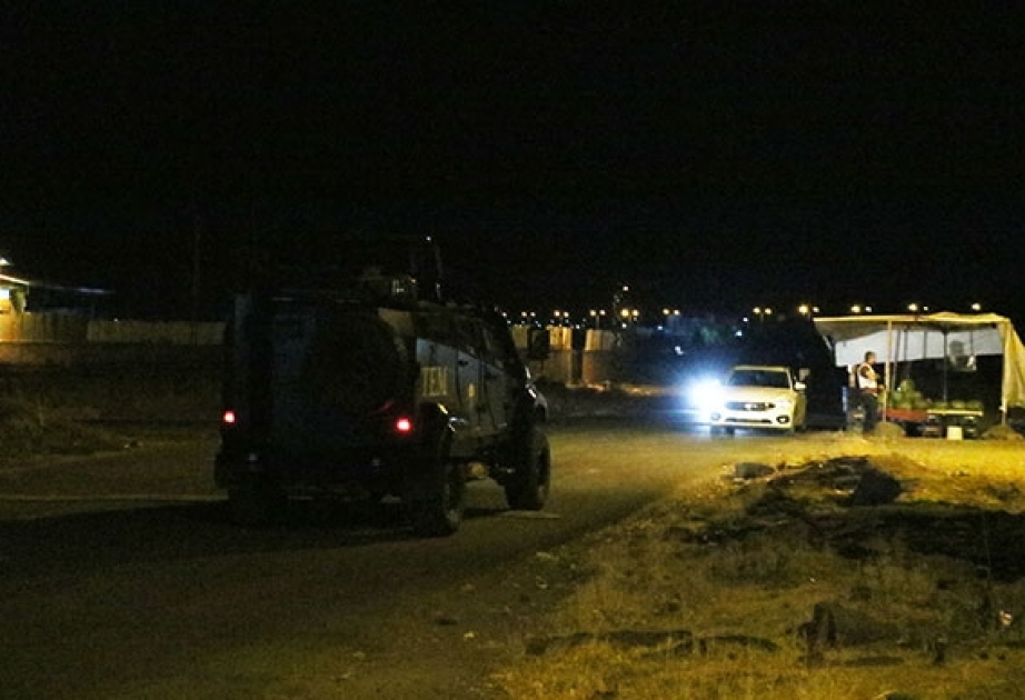 Diyarbəkirdə polis maşını terror hücumuna məruz qalıb