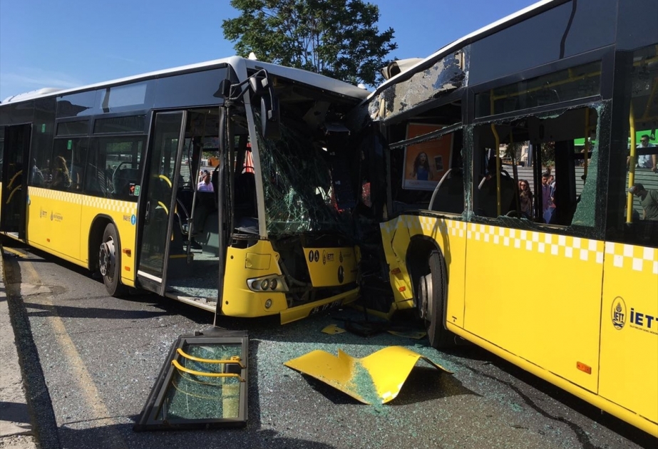 İstanbulda metrobus qəzası baş verib