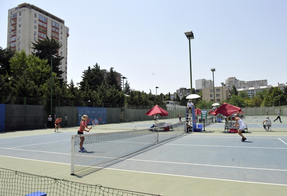 Festivalda tennis üzrə qız cütlüklərin yarışında Rusiya və Belarus tennisçiləri finala vəsiqə qazanıblar