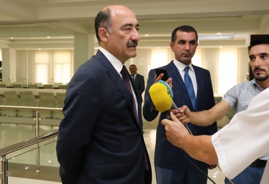 Ministro: Se ha preparado un nuevo proyecto sobre gestión de bibliotecas y clubes