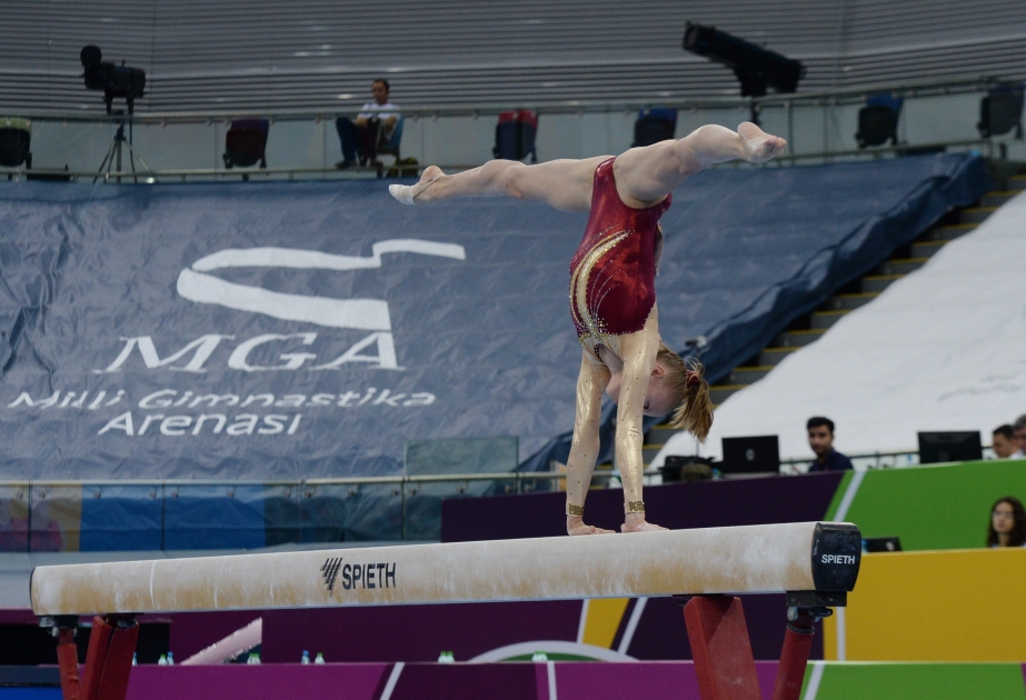 Gimnasta ucraniano consigue el oro en el FOJE Bakú 2019