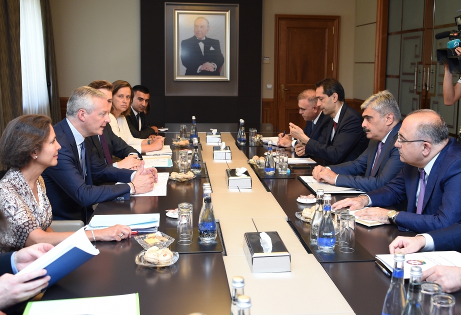 Entretien du ministre azerbaïdjanais des Finances avec son homologue français