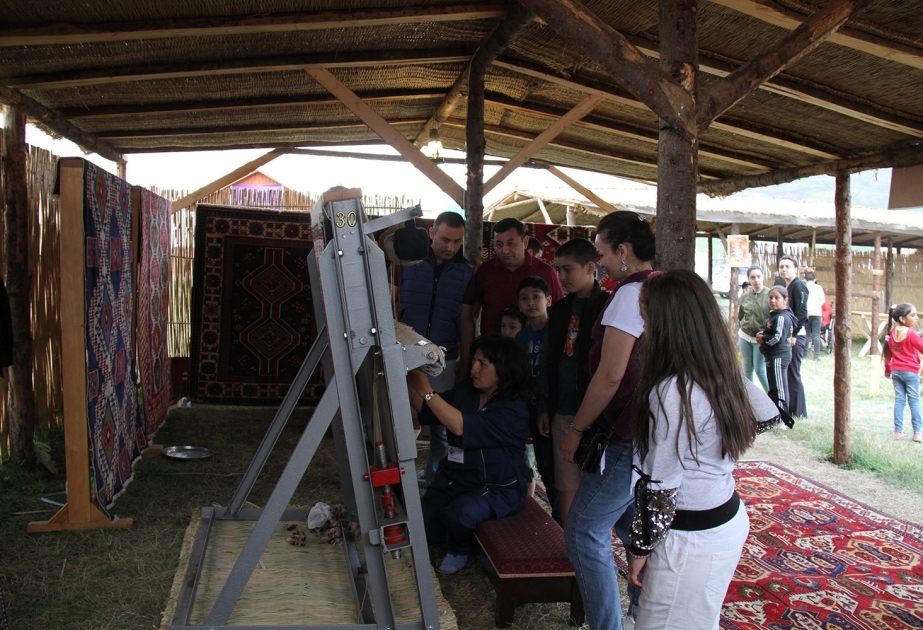 En el Festival Nacional “Yaylag” se han mostrado un gran interés a los productos de “Azerkhalcha”