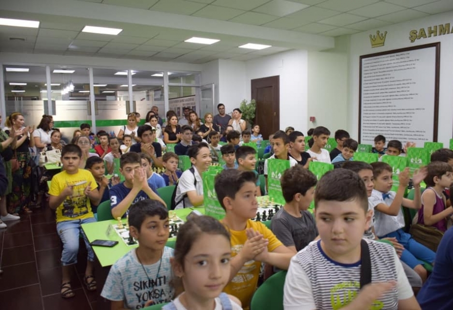 Vüqar Həşimovun xatirəsinə həsr olunan beynəlxalq şahmat turniri davam edir
