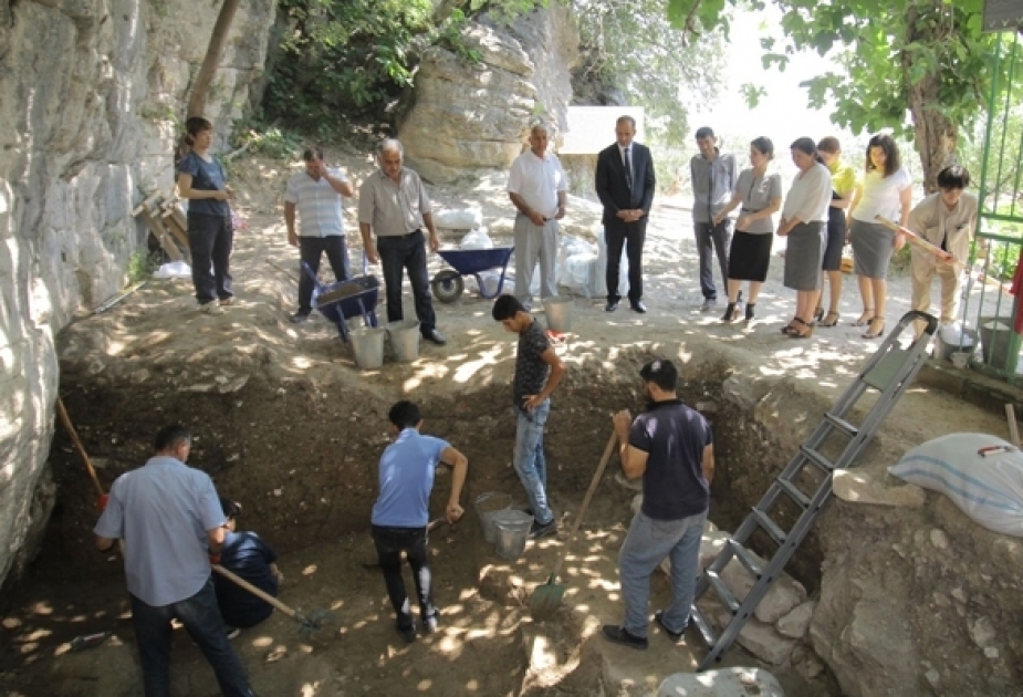 بعثة دولية تواصل الحفريات الأثرية في كهف دامجيلي