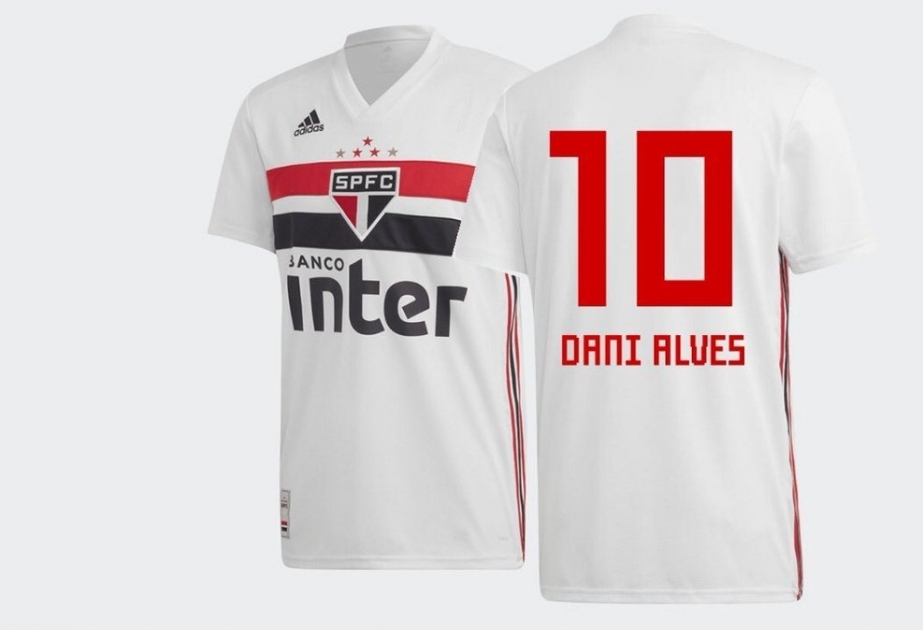 Dani Alves 17 ildən sonra karyerasını doğma vətənində davam etdirəcək