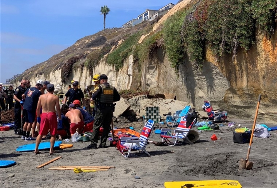 В результате обрушения скалы в Калифорнии погибли три человека