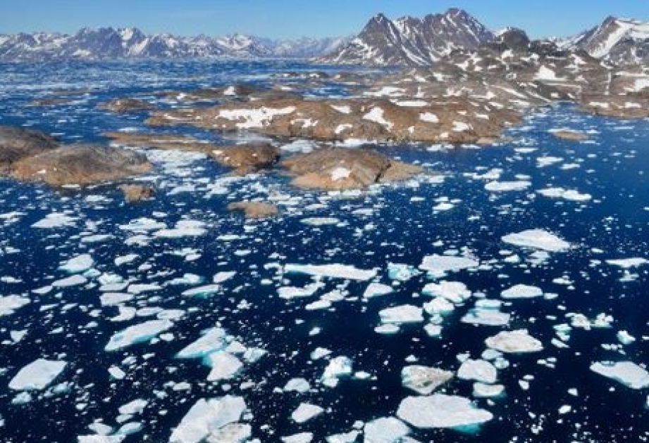 Ледяной покров Гренландии потерял 11 миллиардов тонн льда за один день