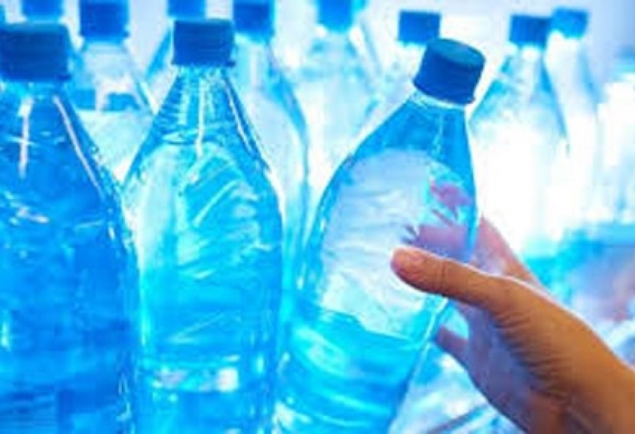 В аэропорту Сан-Франциско запретят продажу воды в пластиковых бутылках