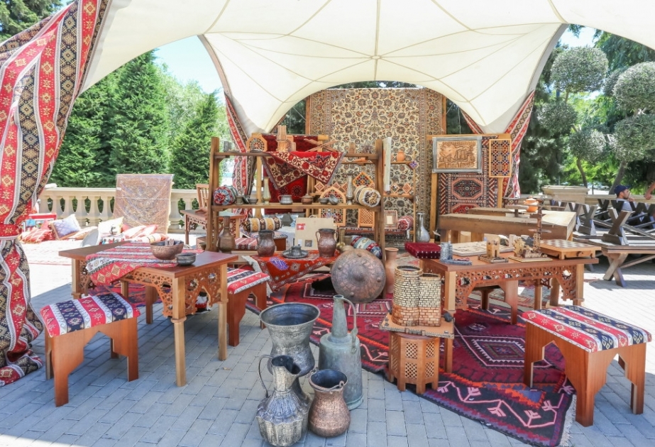 Los recuerdos que los turistas deben llevar a casa de Azerbaiyán