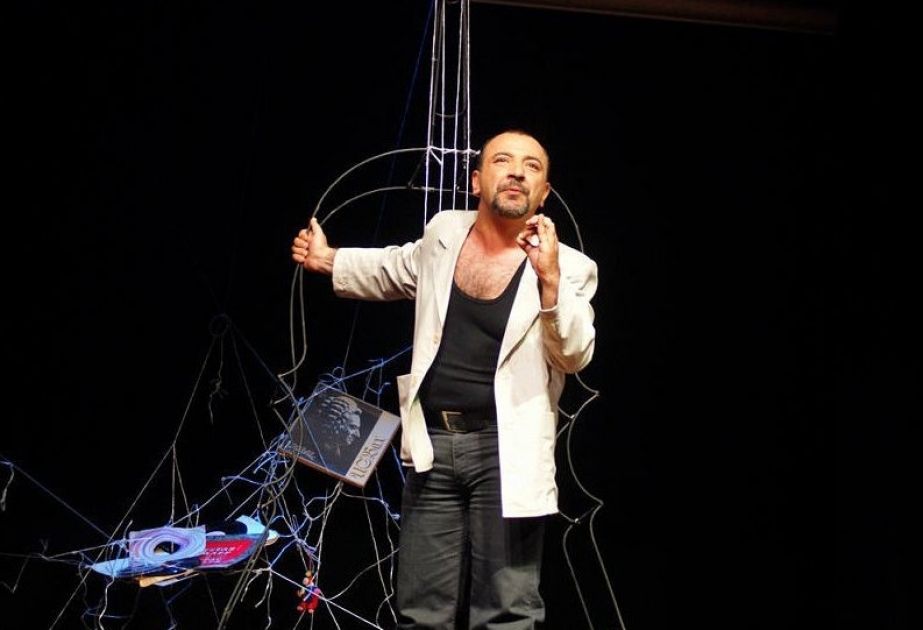 El actor azerbaiyano llevará "Contrabajo" a Rusia